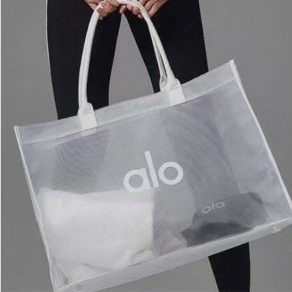 ALO Yoga White Mesh Bag 🤍